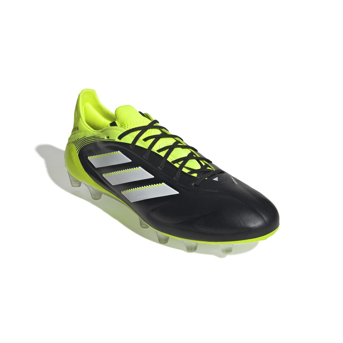 product/2/0/2025_adidas_jr2820_5_footwear_photography_front_lateral_top_view_white.jpg