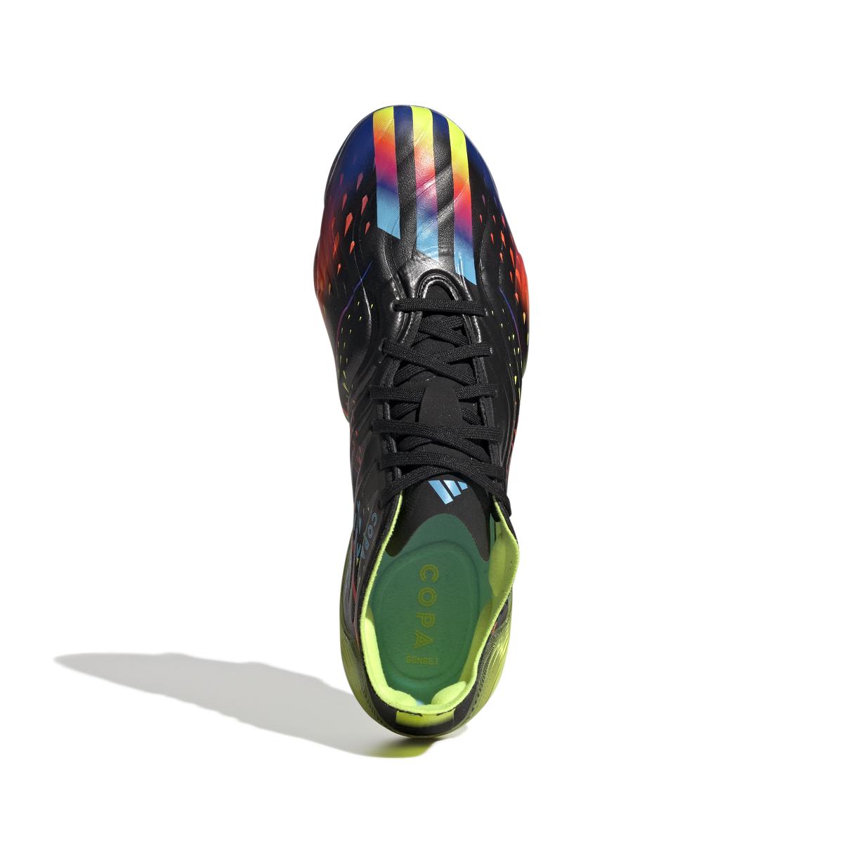 product/a/d/adidas_gw3605_2_footwear_photography_top_portrait_view_white_000.jpg
