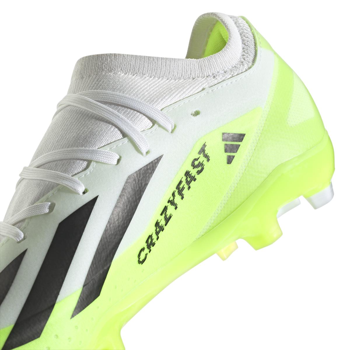 product/a/d/adidas_hq4534_8_footwear_photography_detail_view_2_white.jpg
