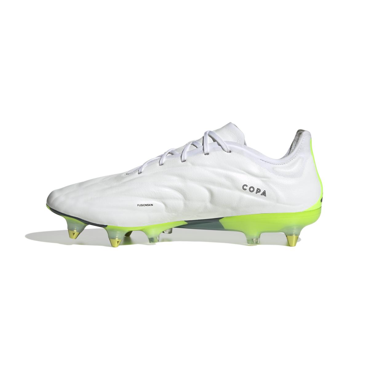 product/a/d/adidas_hq8975_4_footwear_photography_side_medial_center_view_white.jpg
