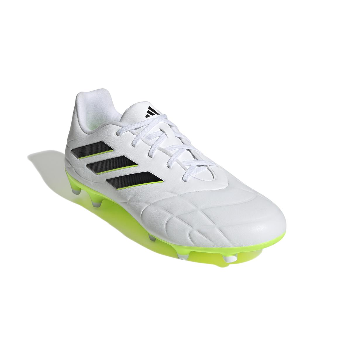 product/a/d/adidas_hq8984_5_footwear_photography_front_lateral_top_view_white.jpg