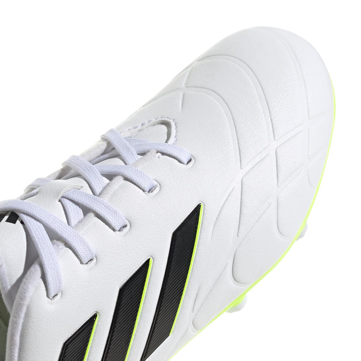 product/a/d/adidas_hq8989_7_footwear_photography_detail_view_1_white.jpg