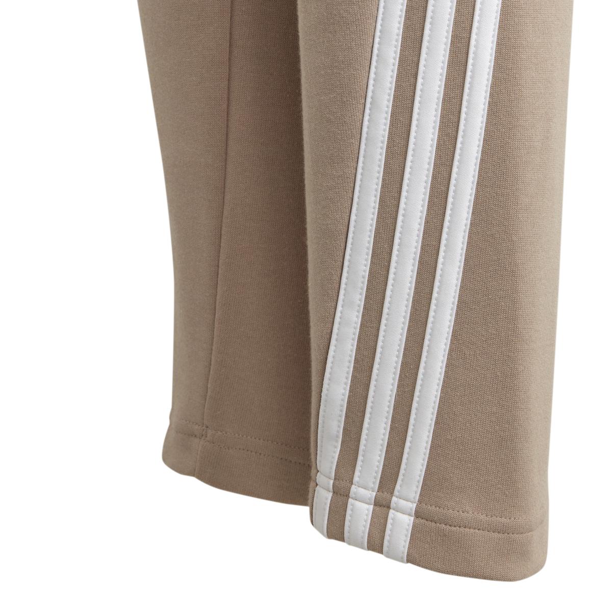 product/a/d/adidas_hr6314_6_apparel_photography_detail_view_3_white.jpg