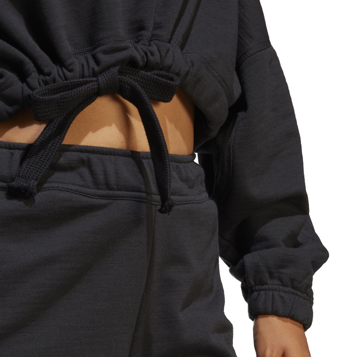 product/a/d/adidas_ic6624_9_apparel_on_model_detail_view_2_white.jpg