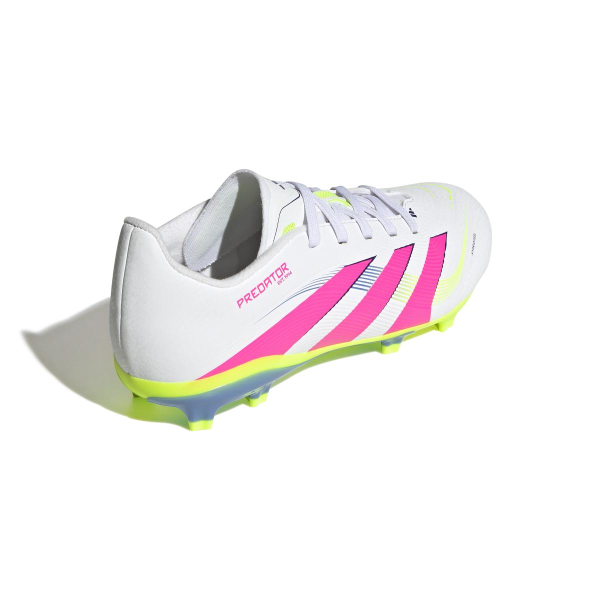 product/a/d/adidas_id3752_6_footwear_photography_back_lateral_top_view_white.jpg