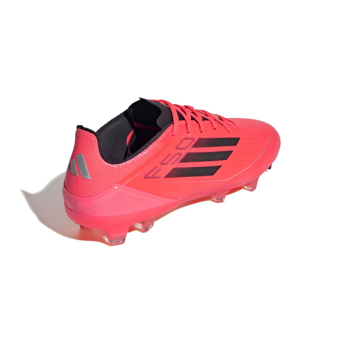 product/a/d/adidas_ie0597_6_footwear_photography_back_lateral_top_view_white.jpg