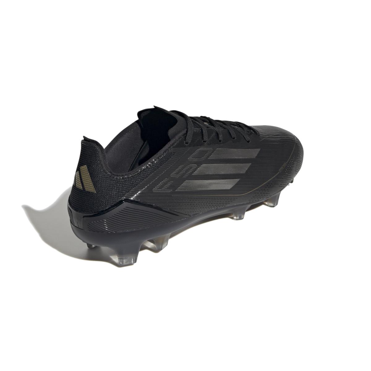 product/a/d/adidas_ie0599_6_footwear_photography_back_lateral_top_view_white.jpg