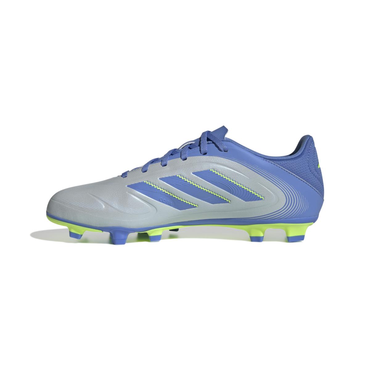 product/a/d/adidas_ie1174_4_footwear_photography_side_medial_center_view_white.jpg