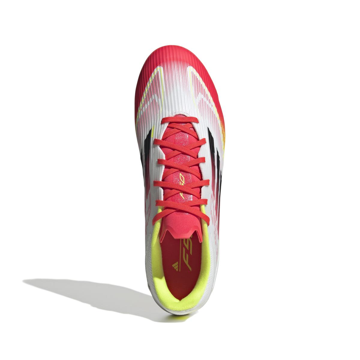 product/a/d/adidas_ie1262_2_footwear_photography_top_portrait_view_white.jpg