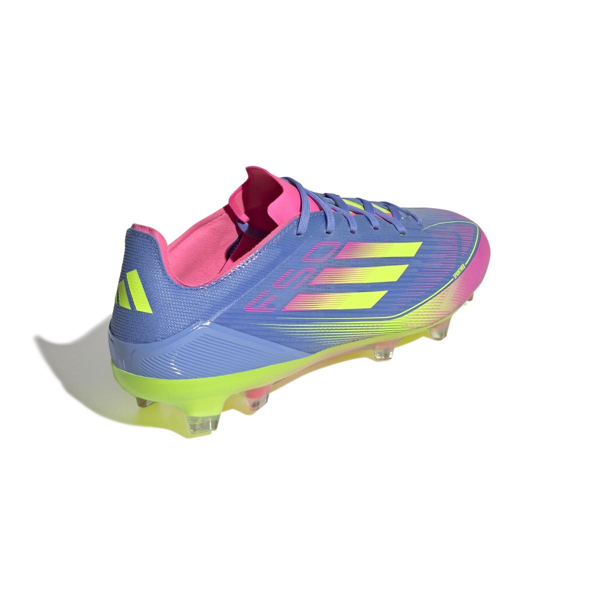 product/a/d/adidas_ie1285_6_footwear_photography_back_lateral_top_view_white.jpg