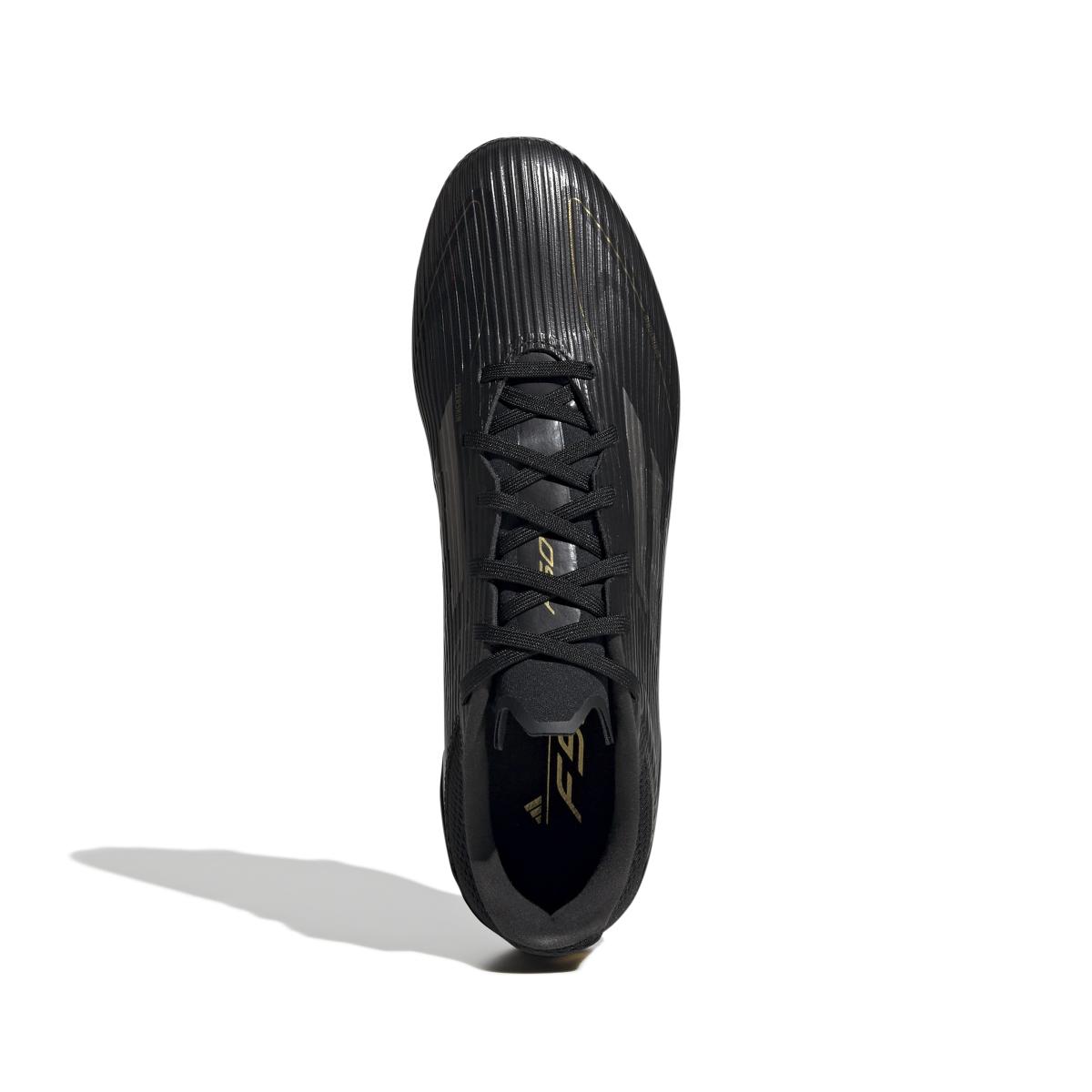 product/a/d/adidas_ie3181_2_footwear_photography_top_portrait_view_white.jpg