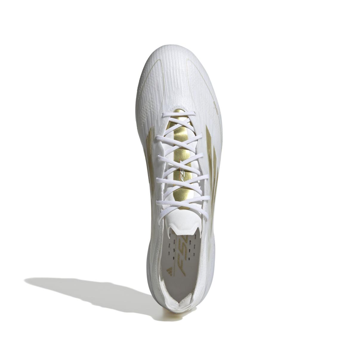 product/a/d/adidas_ie3186_2_footwear_photography_top_portrait_view_white.jpg