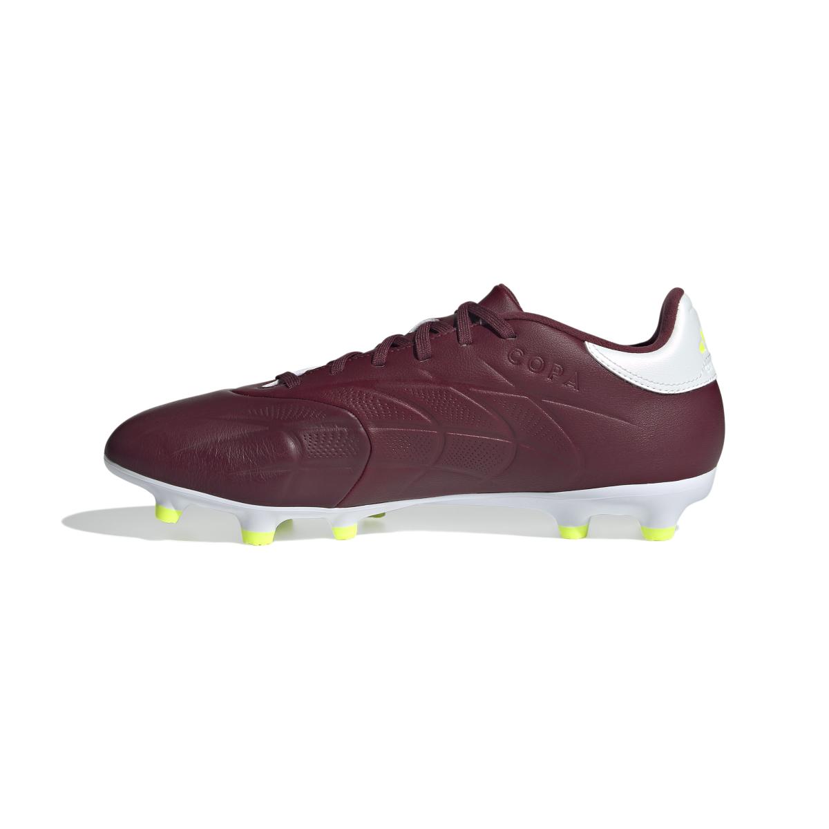 product/a/d/adidas_ie7491_4_footwear_photography_side_medial_center_view_white-030824.jpg