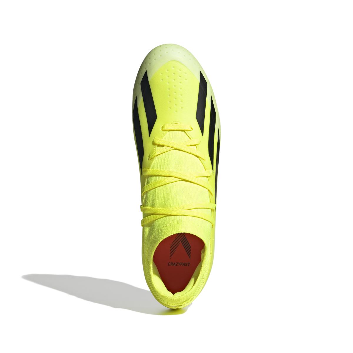 product/a/d/adidas_if0677_2_footwear_photography_top_portrait_view_white-030824.jpg