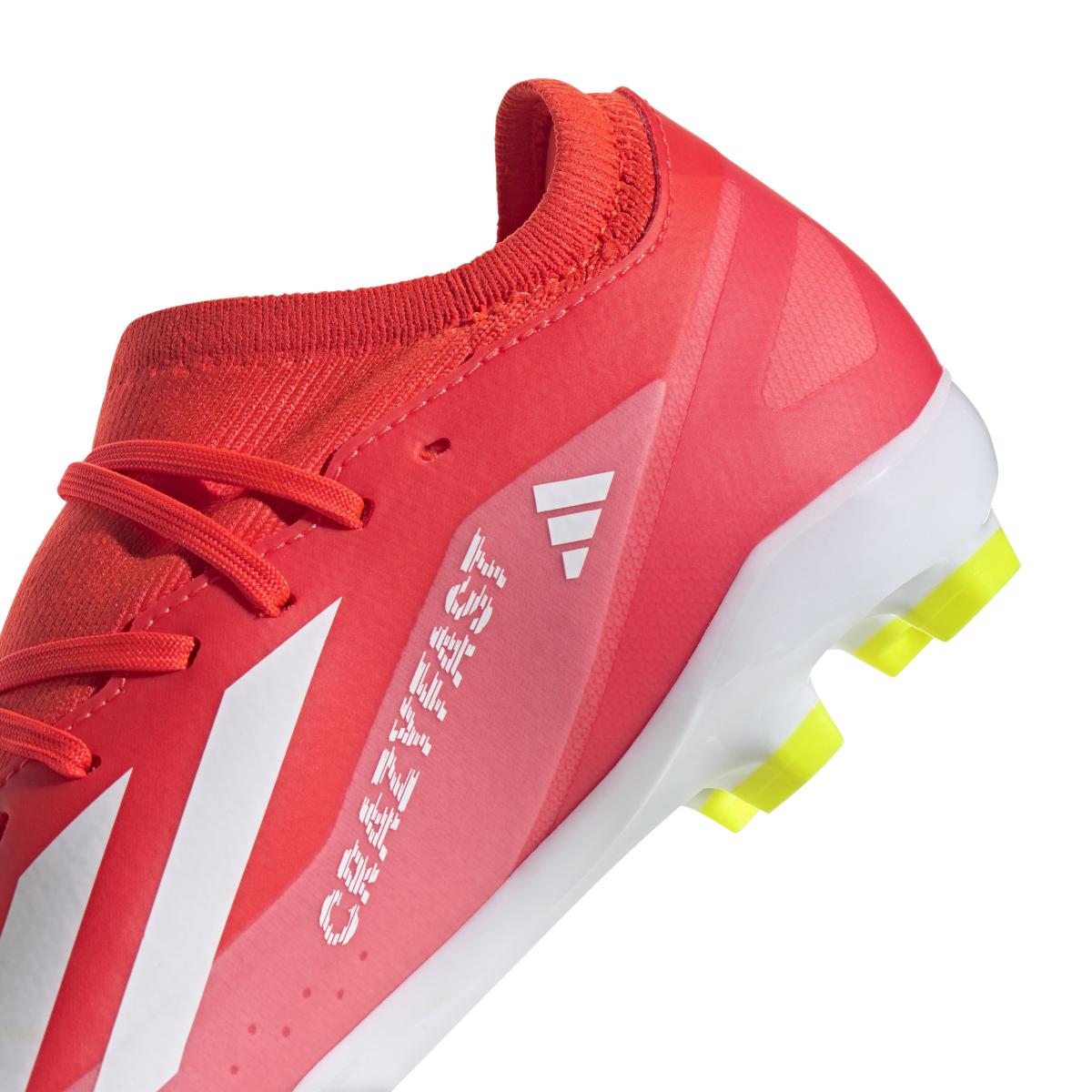 product/a/d/adidas_if0697_7_footwear_photography_detail_view_1_white-nw091625.jpg