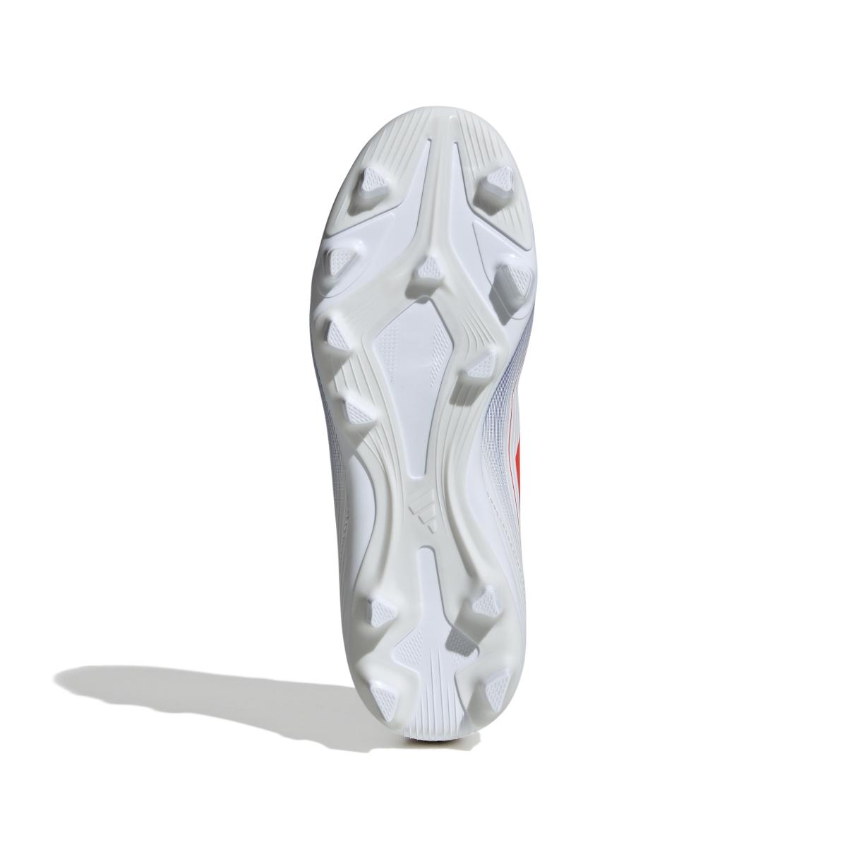 product/a/d/adidas_if1382_3_footwear_photography_bottom_view_white-nw052424.jpg