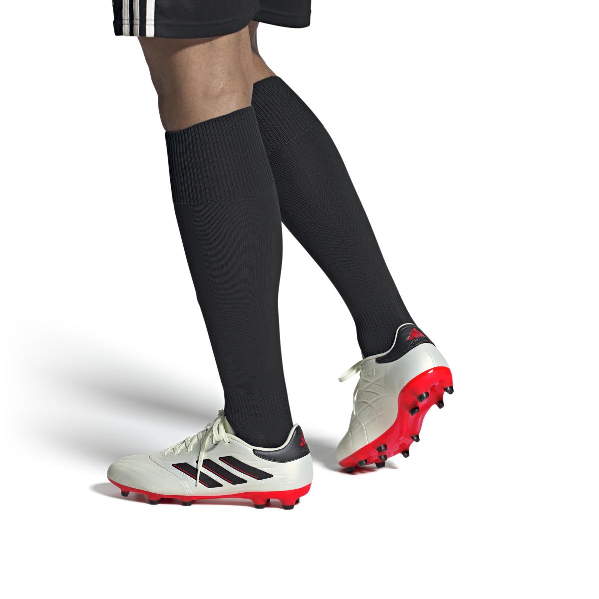product/a/d/adidas_if5448_10_footwear_on_model_front_view_white-new0201.jpg