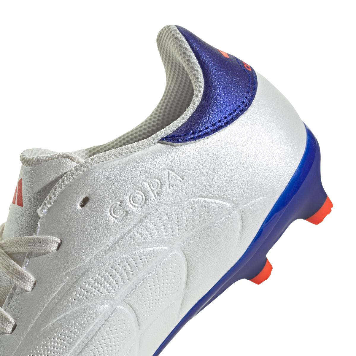 product/a/d/adidas_ig6411_8_footwear_photography_detail_view_2_white.jpg