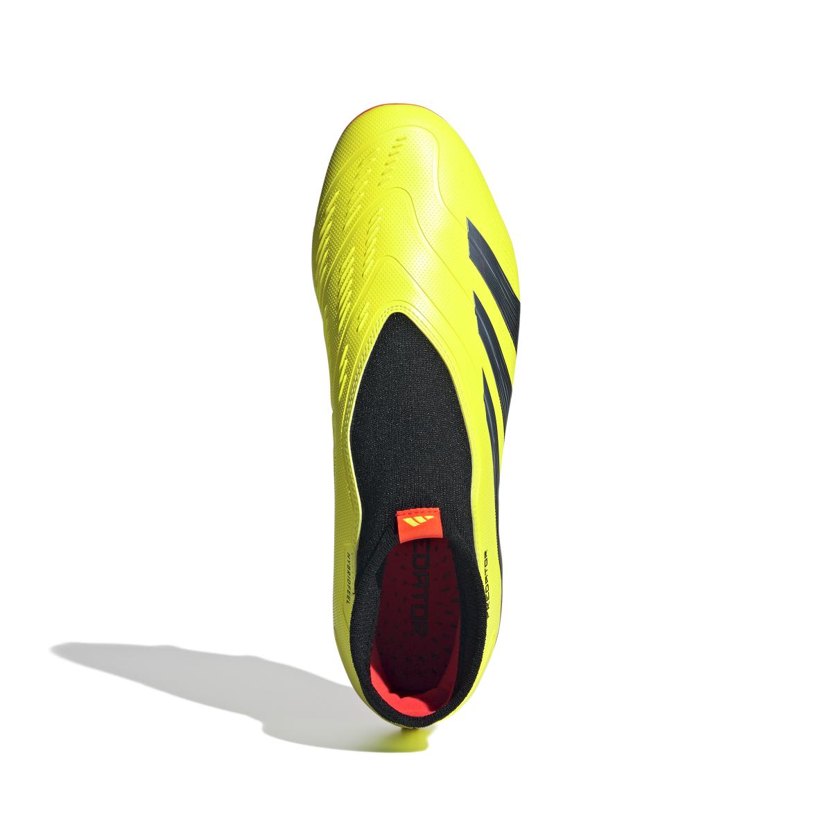 product/a/d/adidas_ig7766_2_footwear_photography_top_portrait_view_white.jpg