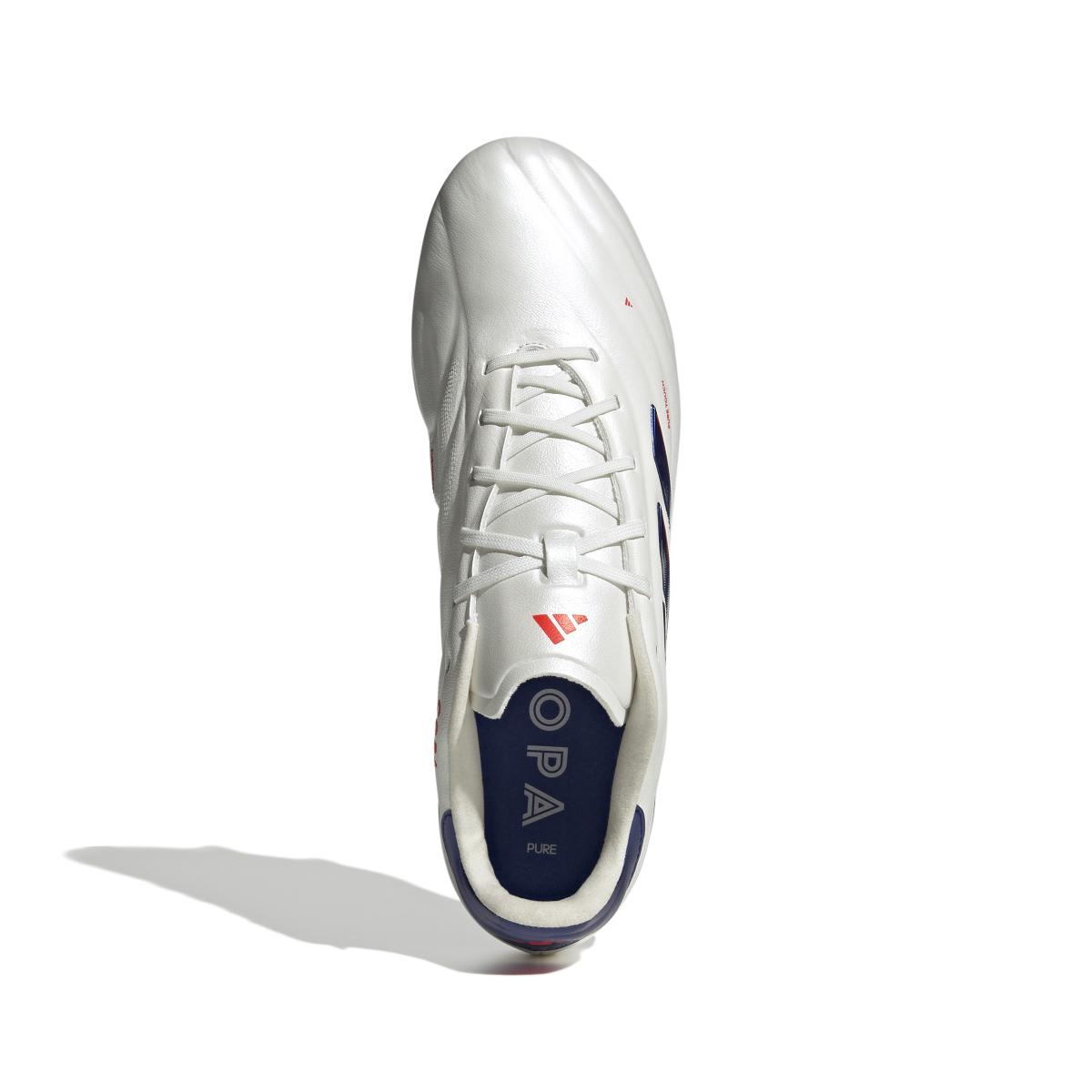 product/a/d/adidas_ig8694_2_footwear_photography_top_portrait_view_white-nw110824.jpg