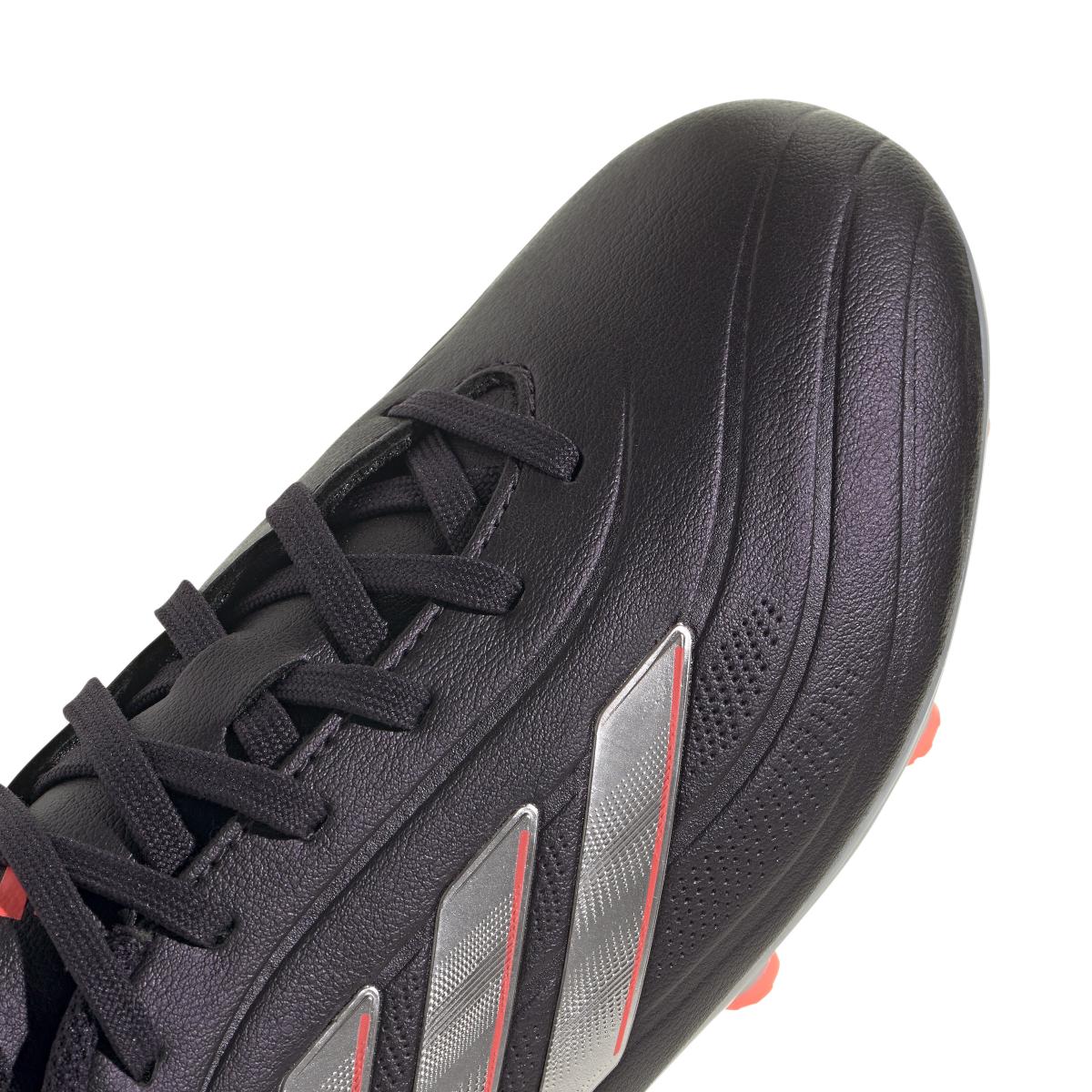 product/a/d/adidas_ig8730_8_footwear_photography_detail_view_2_white.jpg