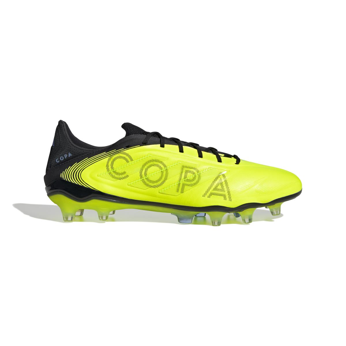 product/a/d/adidas_ih0072_1_footwear_photography_side_lateral_center_view_white.jpg