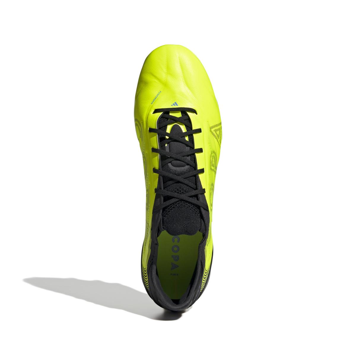 product/a/d/adidas_ih0072_2_footwear_photography_top_portrait_view_white.jpg