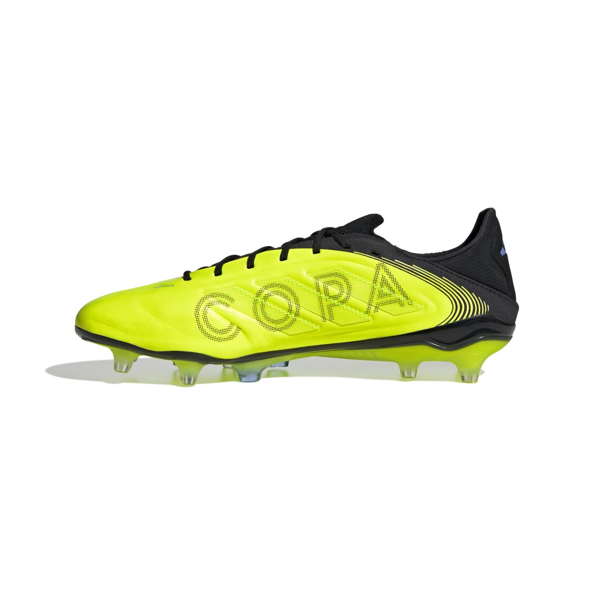 product/a/d/adidas_ih0072_4_footwear_photography_side_medial_center_view_white.jpg