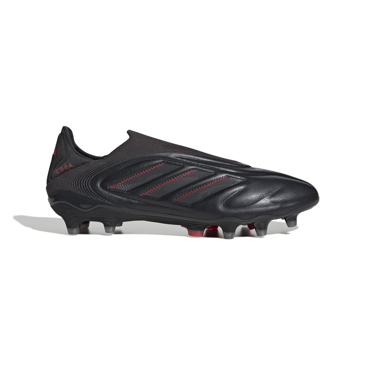 product/a/d/adidas_ih0077_1_footwear_photography_side_lateral_center_view_white.jpg