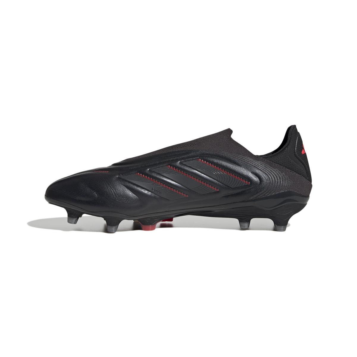 product/a/d/adidas_ih0077_4_footwear_photography_side_medial_center_view_white.jpg