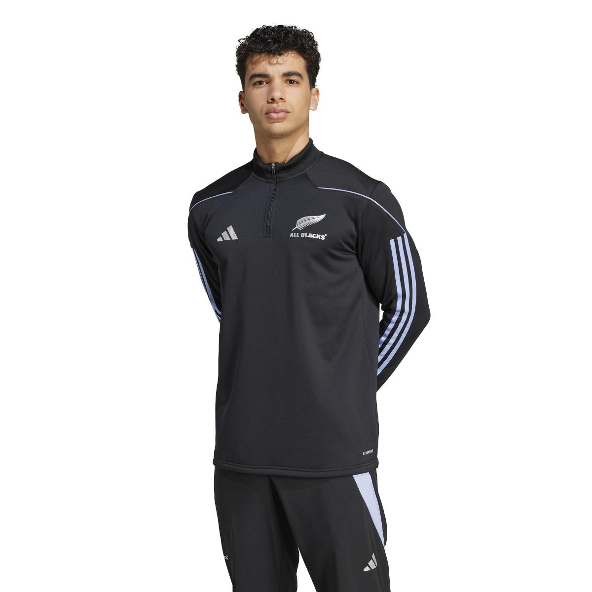 product/a/d/adidas_iw0665_all-black-blue-spark_3.jpg