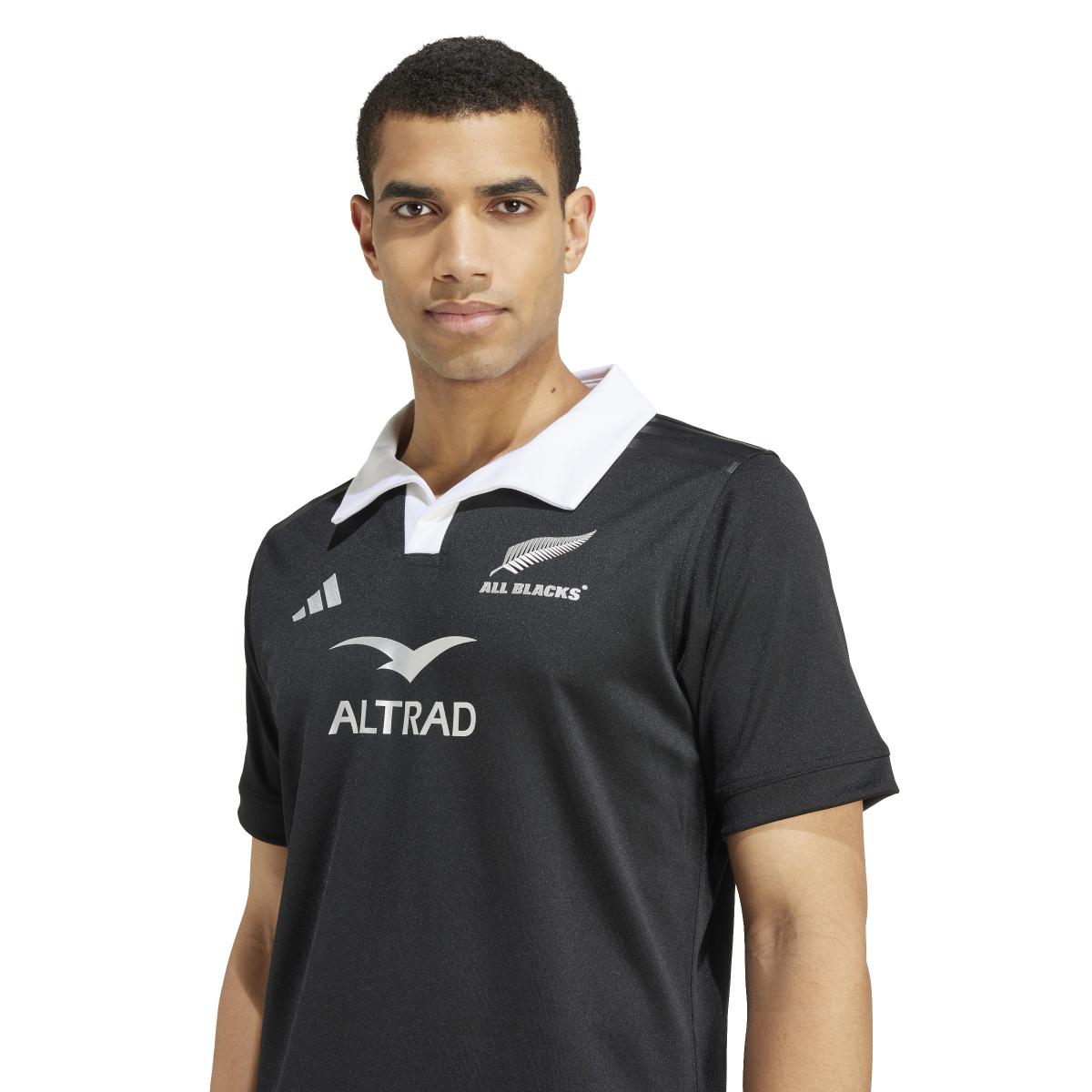 product/a/d/adidas_ix3112_8_apparel_on_model_detail_view_1_white.jpg