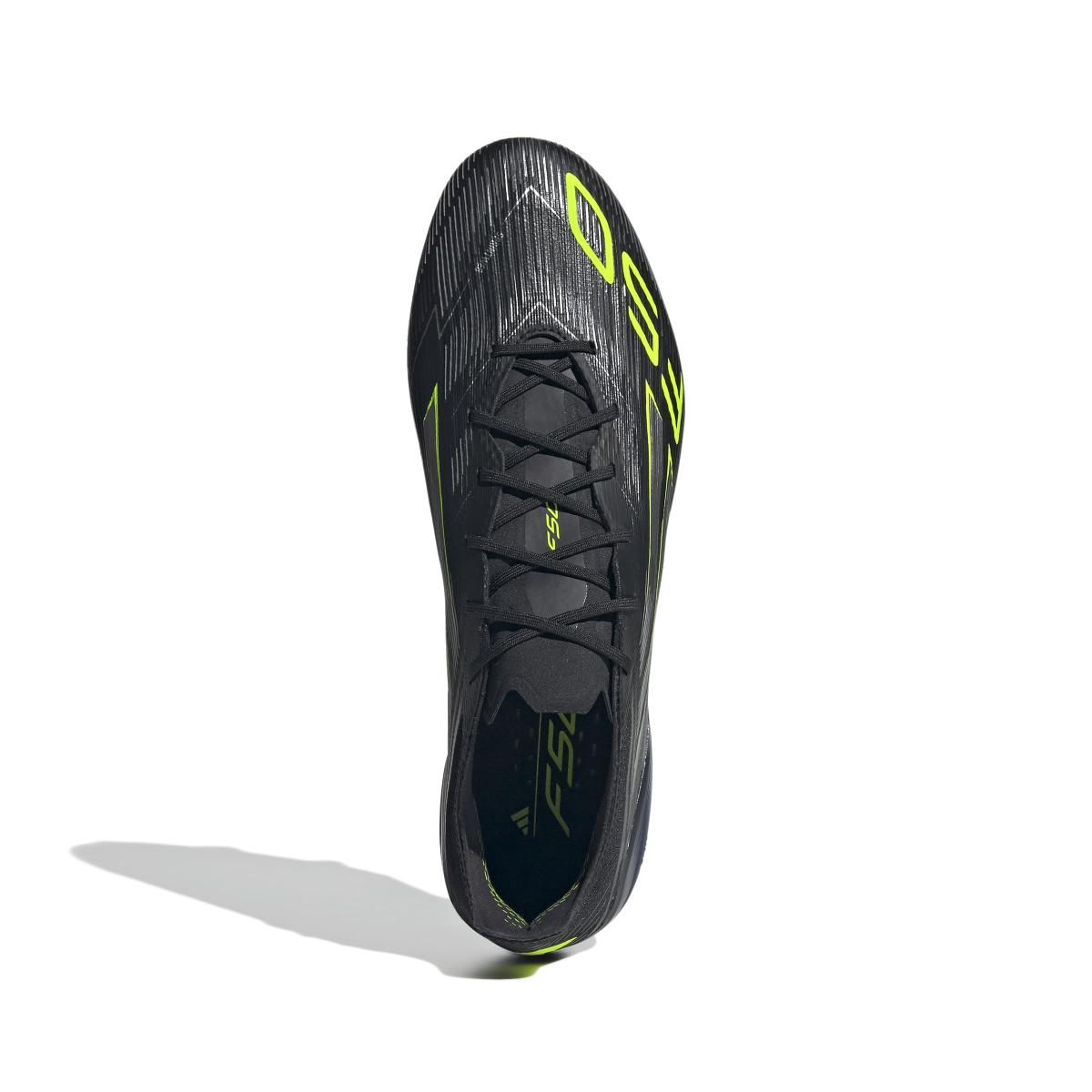 product/a/d/adidas_jh7616_2_footwear_photography_top_portrait_view_white.jpg