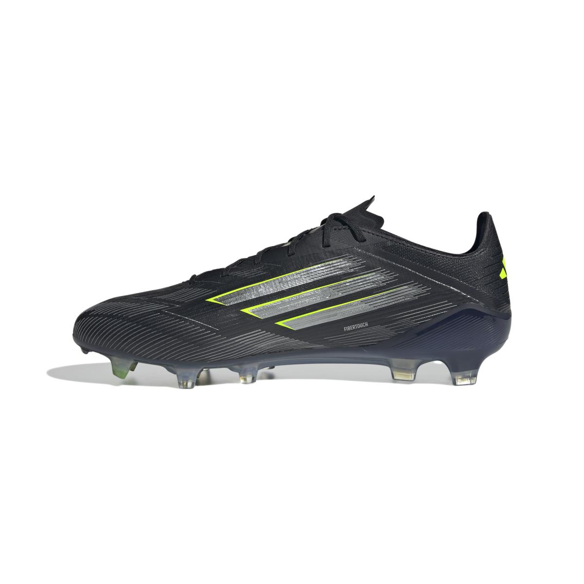 product/a/d/adidas_jh7616_4_footwear_photography_side_medial_center_view_white.jpg