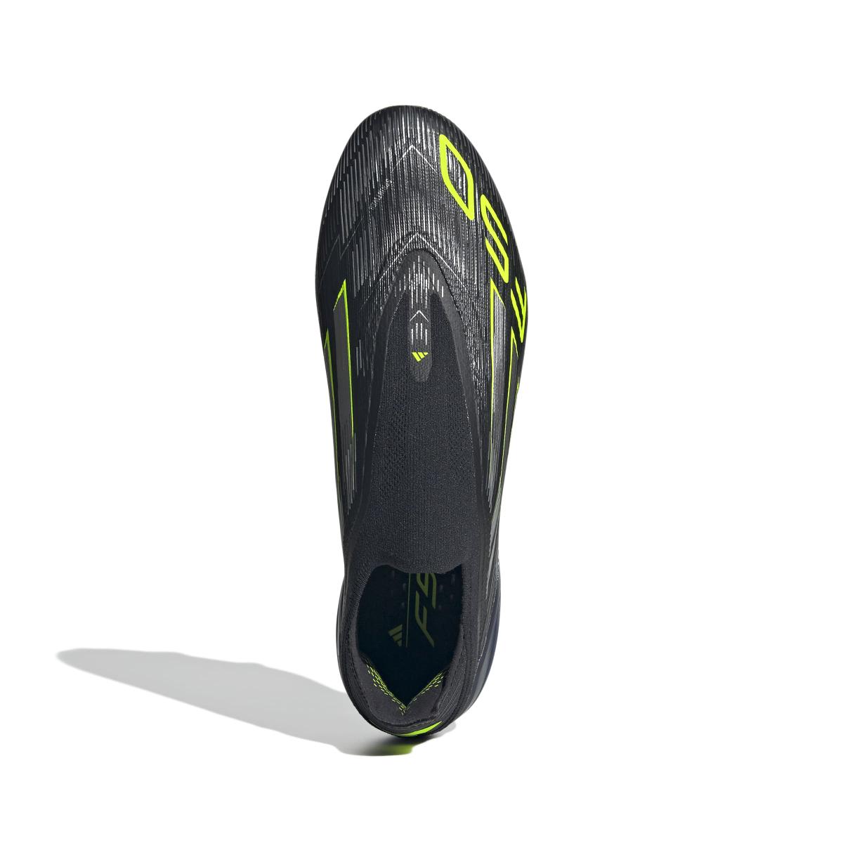 product/a/d/adidas_jh7629_2_footwear_photography_top_portrait_view_white.jpg
