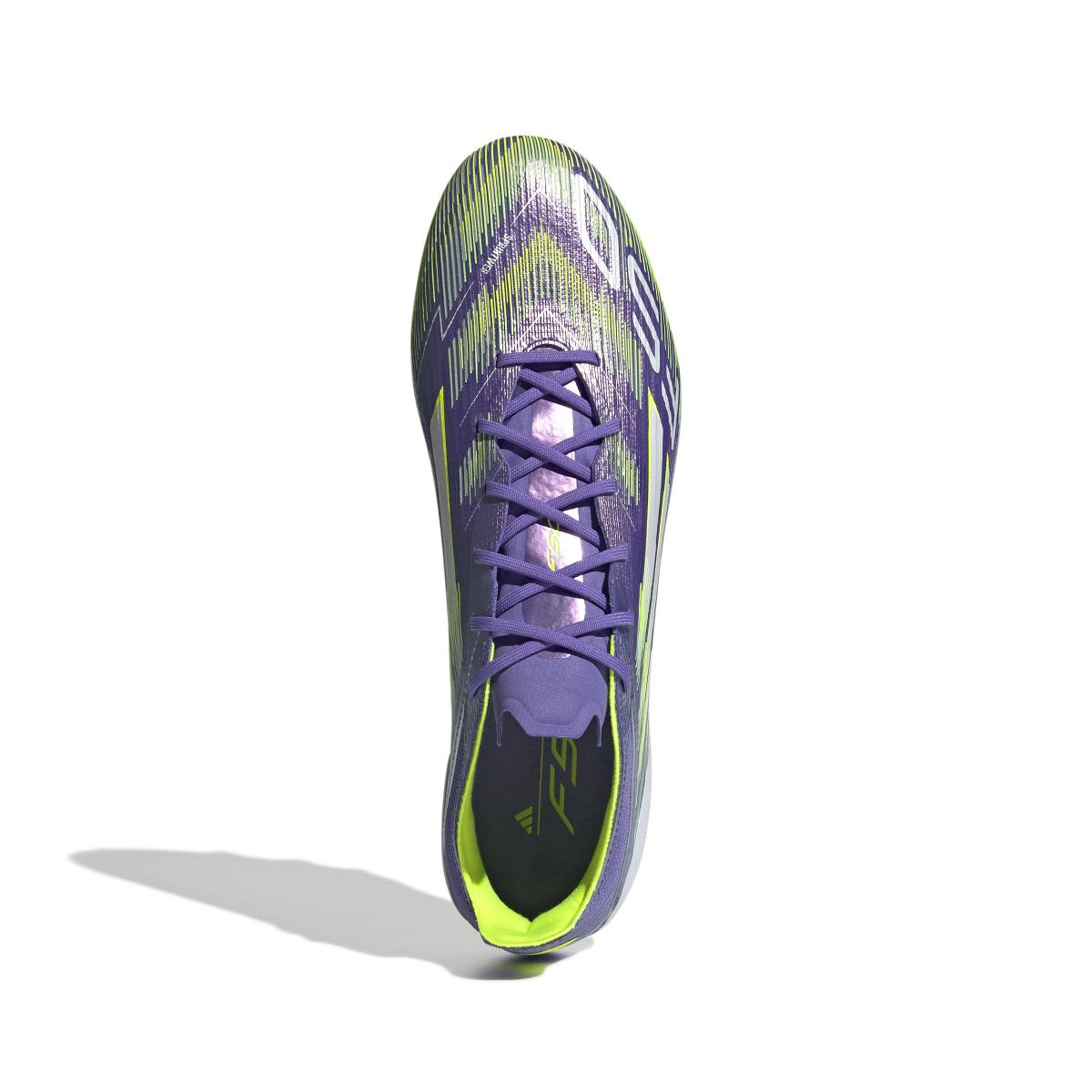 product/a/d/adidas_jh7638_2_footwear_photography_top_portrait_view_white.jpg