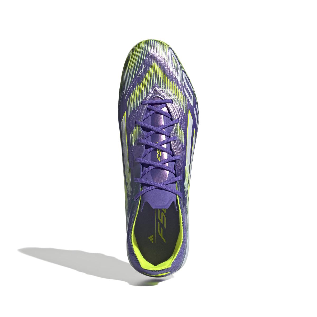product/a/d/adidas_jh7639_2_footwear_photography_top_portrait_view_white.jpg