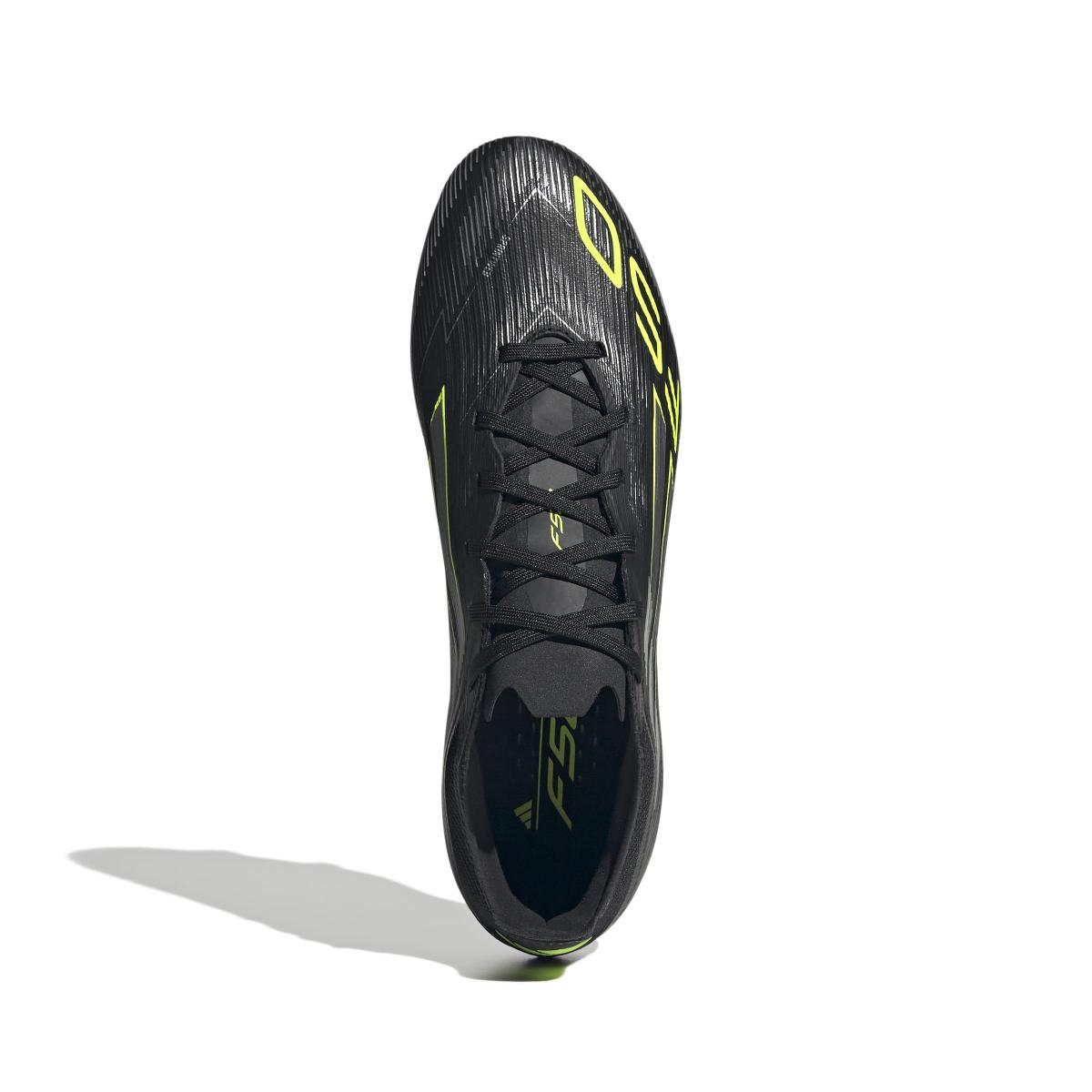 product/a/d/adidas_jh7687_2_footwear_photography_top_portrait_view_white.jpg