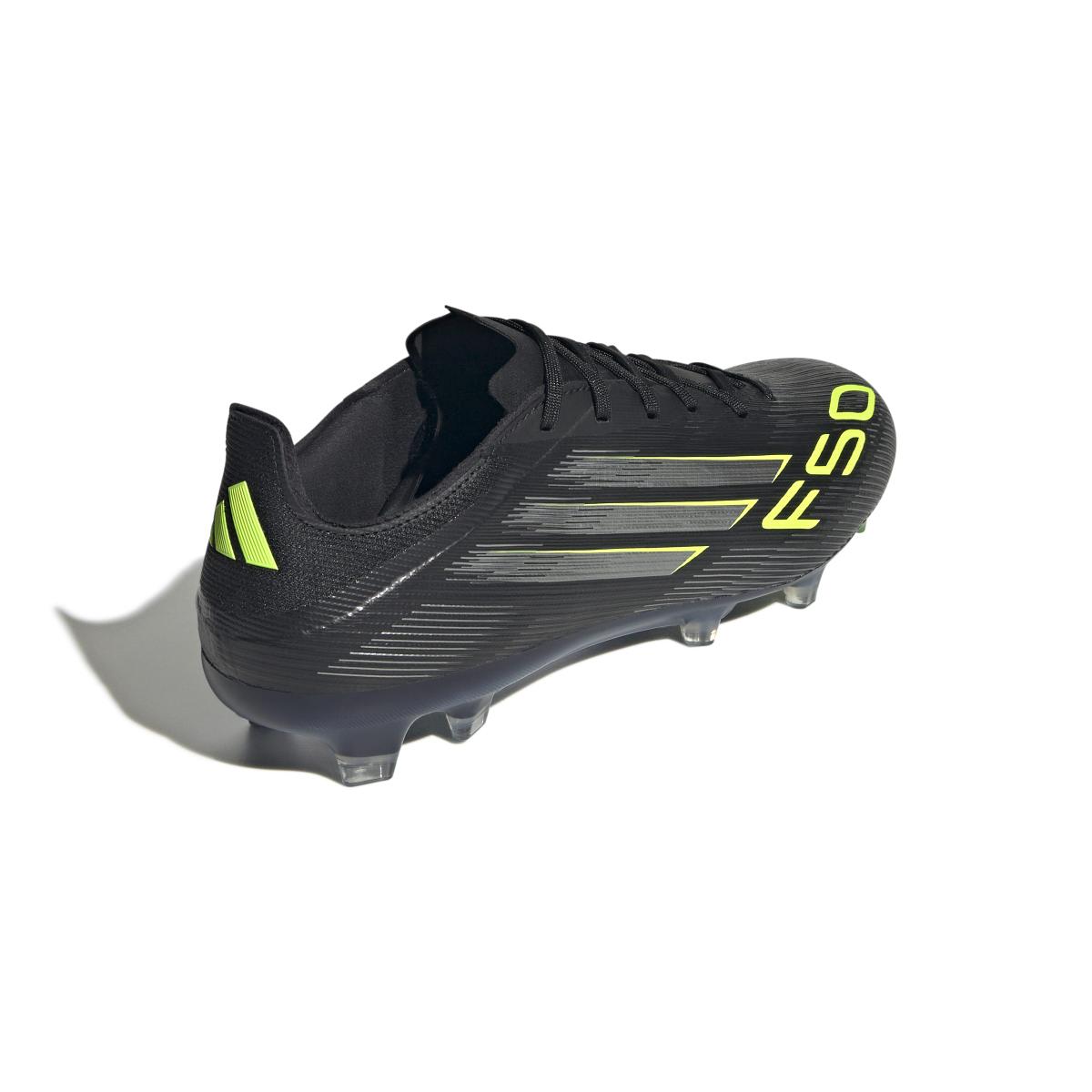 product/a/d/adidas_jh7687_6_footwear_photography_back_lateral_top_view_white.jpg