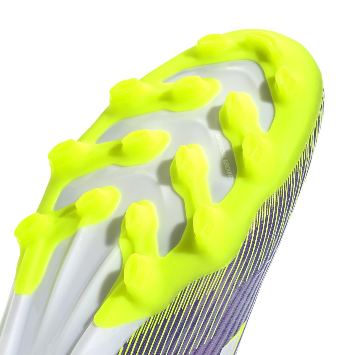 product/a/d/adidas_jh7740_8_footwear_photography_detail_view_2_white.jpg