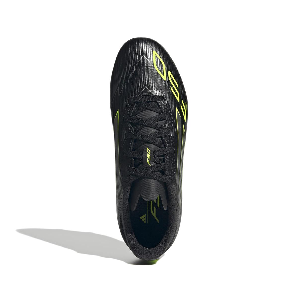 product/a/d/adidas_jh7744_2_footwear_photography_top_portrait_view_white.jpg