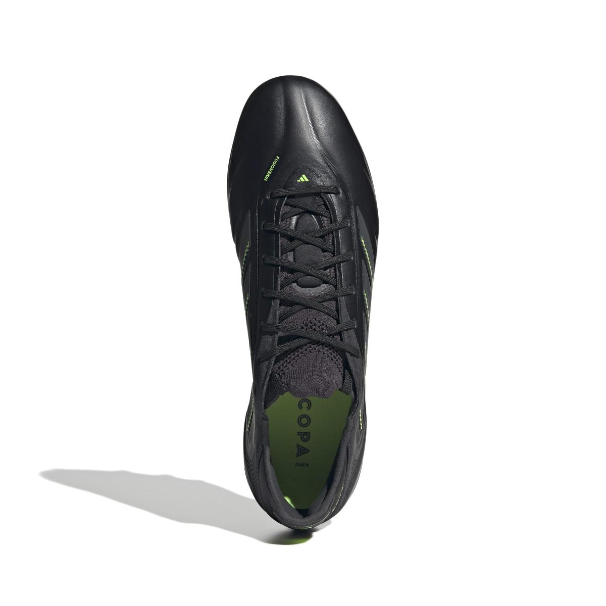 product/a/d/adidas_jh8729_2_footwear_photography_top_portrait_view_white.jpg