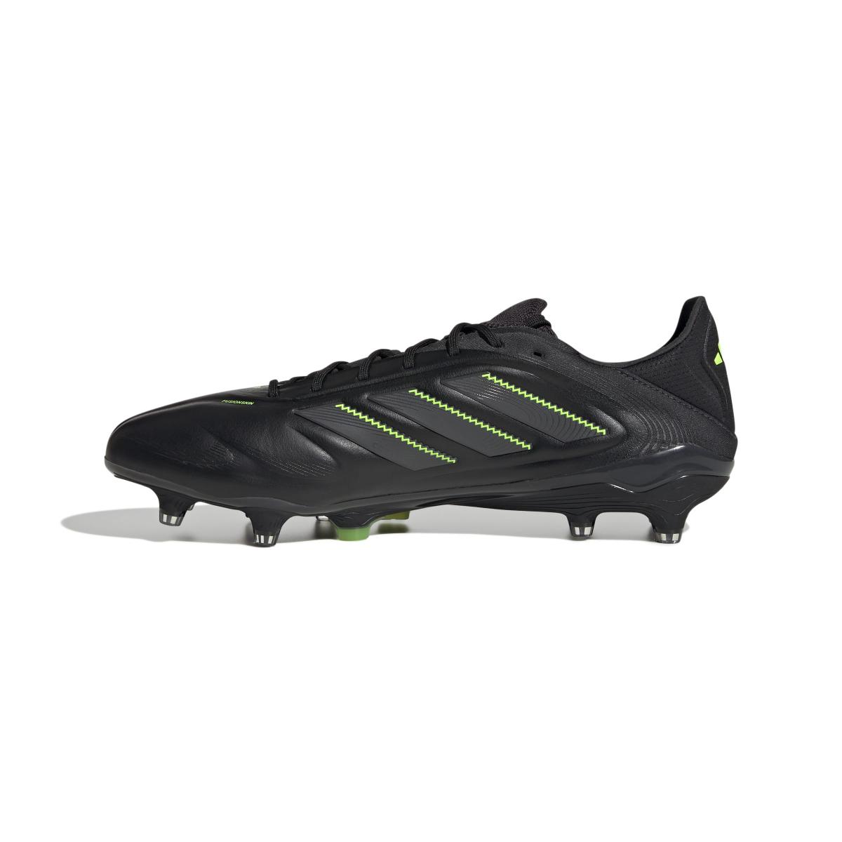 product/a/d/adidas_jh8729_4_footwear_photography_side_medial_center_view_white.jpg