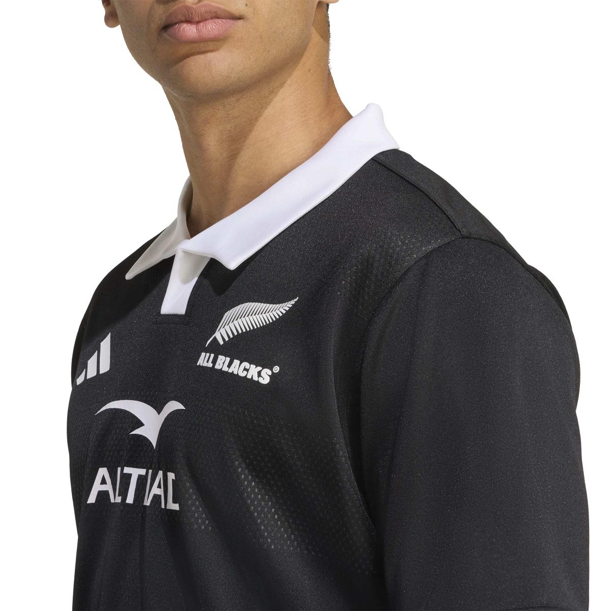 product/a/d/adidas_jl8023_6_apparel_on_model_detail_view_1_white.jpg