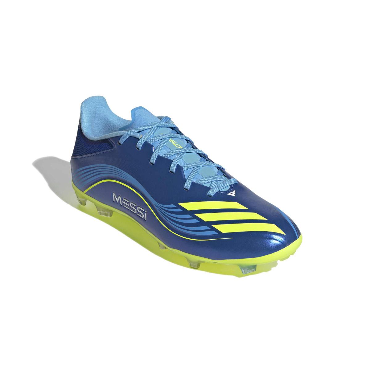 product/a/d/adidas_jp7447_5_footwear_photography_front_lateral_top_view_white.jpg
