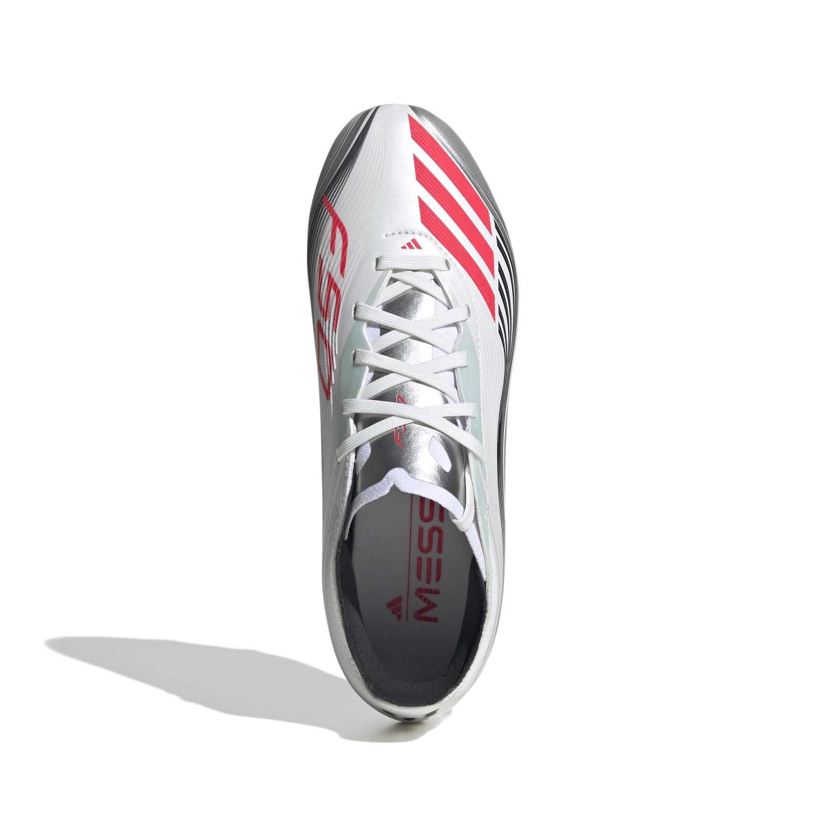 product/a/d/adidas_jp7451_2_footwear_photography_top_portrait_view_white-nw091625.jpg