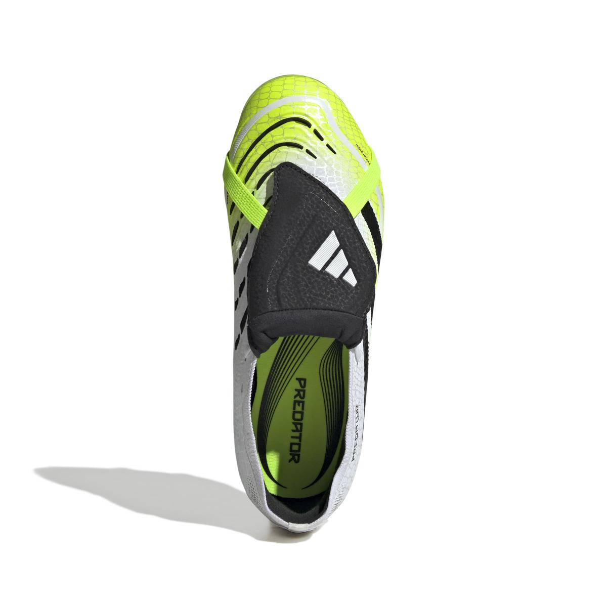 product/a/d/adidas_jp9915_2_footwear_photography_top_portrait_view_white.jpg