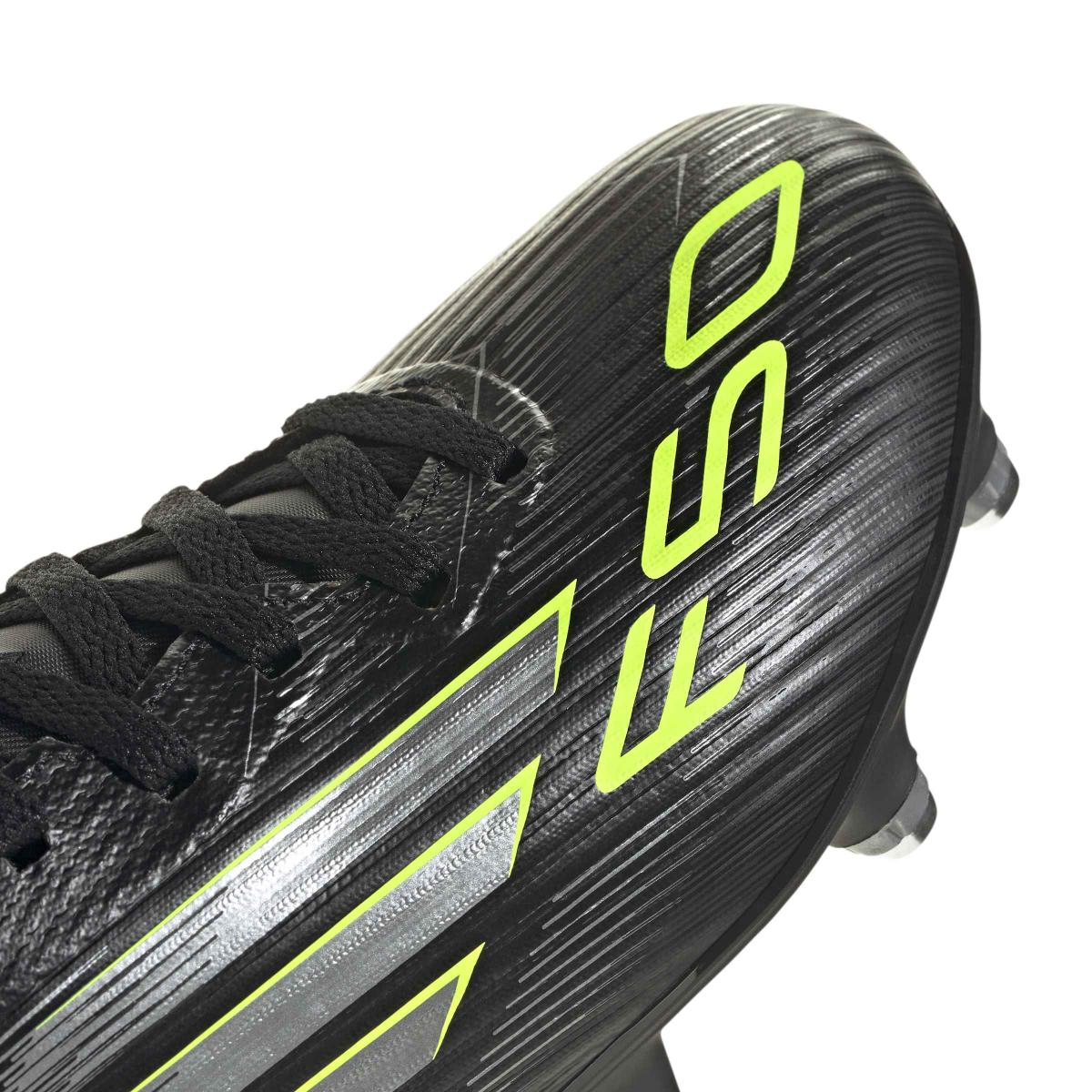product/a/d/adidas_jq4183_8_footwear_photography_detail_view_2_white.jpg