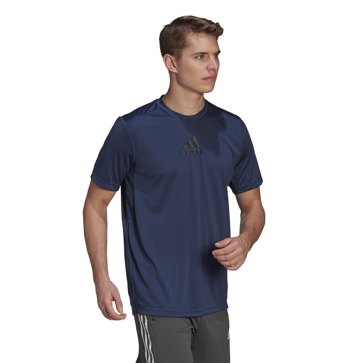 product/g/m/gm2129_app_on-model_walking_white.jpg