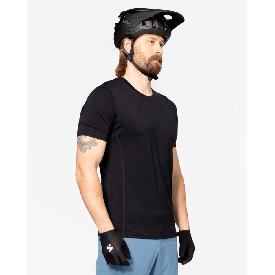 product/s/w/sweet-protection_820384-99901_black_4.jpg